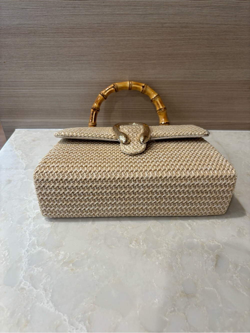 📚BTS sale📚 NWT Tommy Bahama woven handbag with gold horseshoe & bamboo strap - Picture 6 of 8